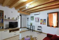 Single house with parking space and garden