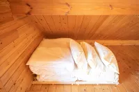 Awaji Seaside Log house in Goshiki