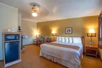 Thunderbird Lodge