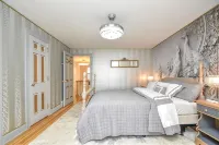 Large Family Lakehouse on the Coast with Stunning Water Views - 3-Star