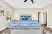 Bright & Spacious Modern Home • Mountain Views  • Lic: 331222
