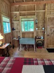 Tranquil cabin with WiFi in Brush Prairie