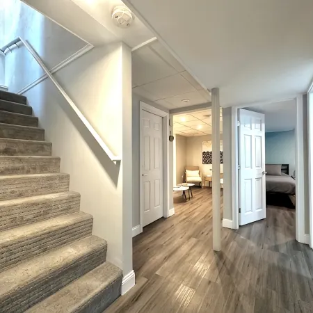 Beachy Getaway Near Newport & Beaches