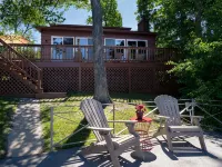 Great Fall Rental on Finger Lakes Wine Trail: Owasco East Side Lakefront - Country Houses