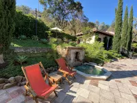 Cozy Studio in Quiet Condo with Heated Pool - Apartments