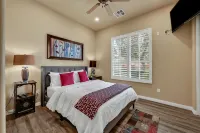Single story Luxurious 1 BR 1 BA Kitchen Living Resort Pools Gym