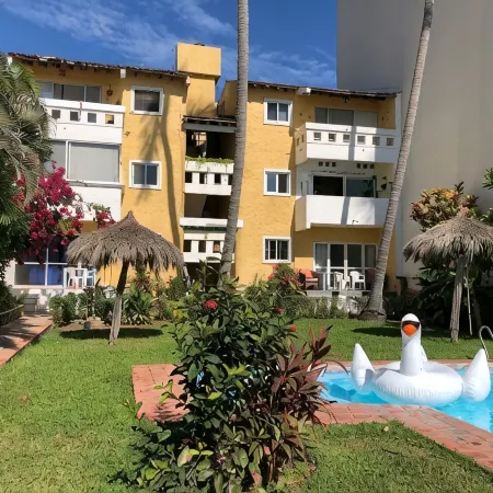 BEACHFRONT on a Budget! ~ Condo Sereno ~ Low Beachfront Rate!