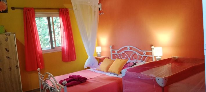 Gite for 2 to 4 -Available from 1804 to 240426- -Vehicle Rental -Beach on Foot Hotels in Deshaies
