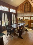 Gorgeous Ski Chalet with Game Room & Hot Tub on Okemo Mt. under 1 mile to base!