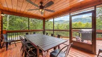 4 Loves Lodge - Main Home Sleeps 22, 5 BR, 5 1/2 BA, Pet Friendly - Hytter