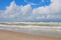 North Sea coast directly on the dike + natural beach