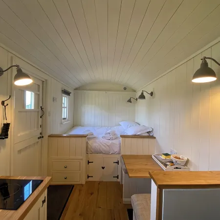 Sheldon Shepherd's Hut - Cosy Rural Retreat in the Peak District National Park