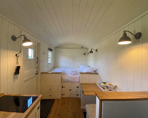 Sheldon Shepherd's Hut - Cosy Rural Retreat in the Peak District National Park Hotele w: Bakewell