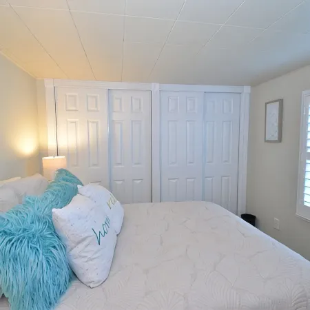 Bay Cottage - 940 sq Ft!  Luxury for Your Stay  - 30 Day Rental - 55+ Community