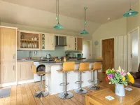 Meadow View lodge - Sleeps 4/5 with private hot tub Cheddar otelleri