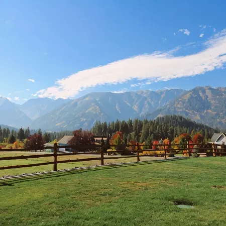 Leavenworth Chalet - 5 min to downtown ~ Amazing views of the Cascades!