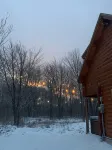 Log Cabin across from ski Wentworth, with outdoor fire pit and BBQ - Wifi