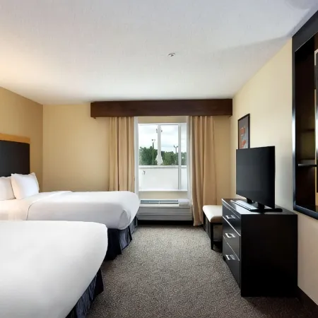 DoubleTree by Hilton Savannah Airport