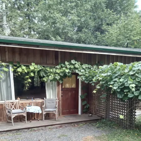 Rural setting, semi- detached suite , amenities close by