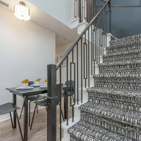 Center of city private Town Home W/fire pit &BBQ