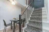 Center of city private Town Home W/fire pit &BBQ - 3-Star