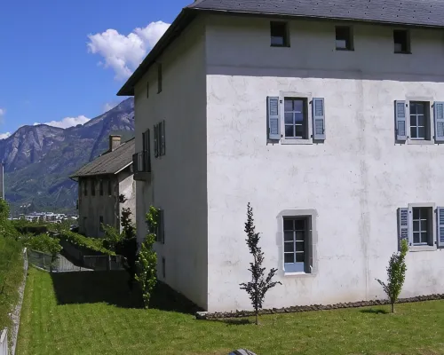Un Étage Complet Dans une Tour Médiévale Rénovée au Cœur du Pays du Mont-blanc 살랑쉬 호텔