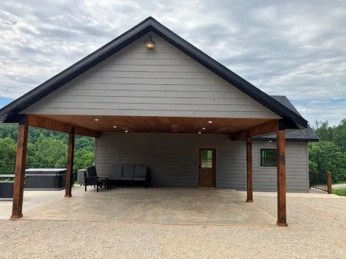 Living Waters Estates, Elegant 3 BR Home with kids area, hot tub, sleeps 12 - Wi-Fi