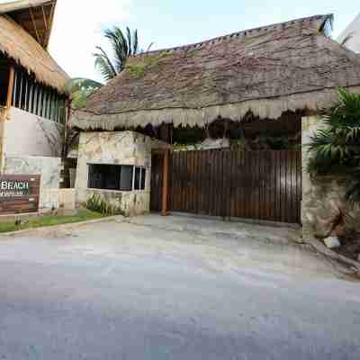Beautiful private apartment with sea view 15 minutes from the airport Hotel Exterior