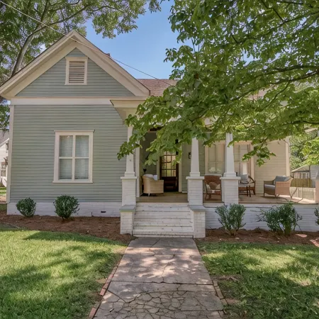 Private Pool & Hot-tub! Walk Downtown; Large Porch; King Beds; Spacious