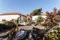 Los Laureles Bungalow