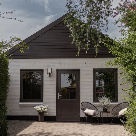 Stijlvolle Tiny House met Parkeerplek in Hoorn