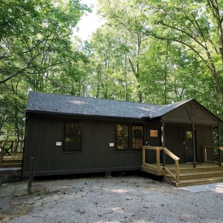 Valley Overlook - Cozy Cabin near Blossom Music Center, 1BR - Peninsula, Ohio