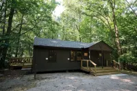 Valley Overlook - Cozy Cabin near Blossom Music Center, 1BR - Peninsula, Ohio - Alphydda