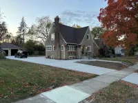 Charming 4-bedroom house with 3 king/1 full beds, 2 full baths, AC, Wifi, Patio - 4 étoiles