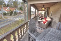 Downtown Condo - Only Condo Facing Main Street - 4-Star