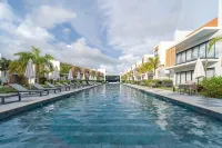2-Level Retreat + Jacuzzi | Free Airport Transfer - ที่มีสระว่ายน้ำ