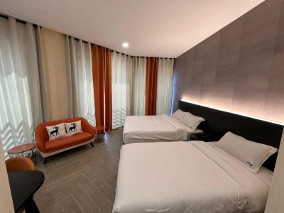 S Hotel