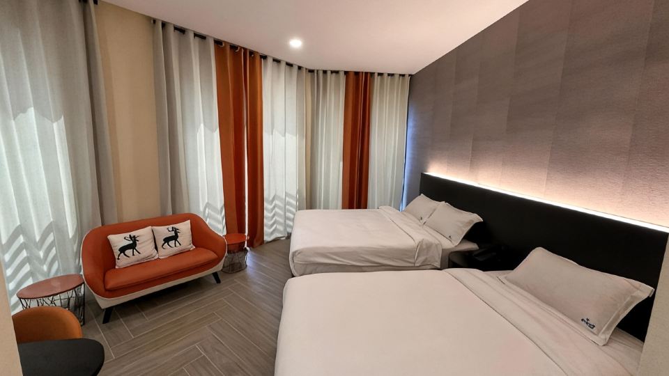 S Hotel