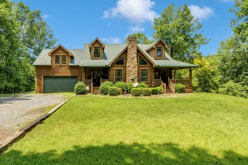 5 miles to Tryon Equestrian Center large log cabin  4 Bedroom 2.5 bath - Chalets