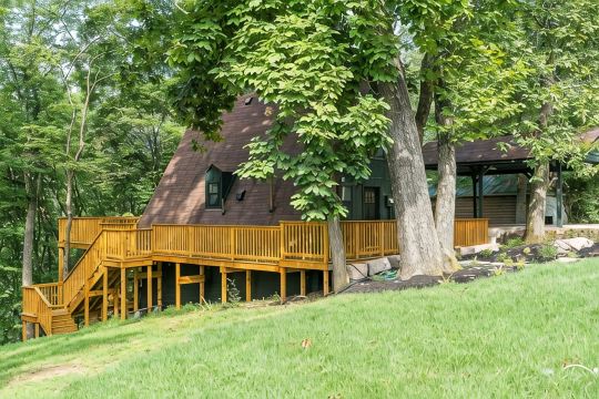 A-Frame on Tims Ford Lake Private Boat Dock