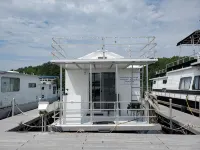 Floating Cabin at Steele Creek Marina--CAN NOT BE DRIVEN Hotels in Vance County