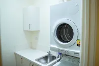 Spacious, modern apartment right in the Bendigo CBD - อ่างจากุชชี่