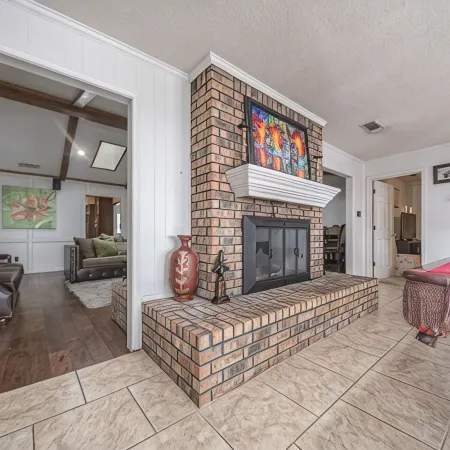 Right At Home-Midland Oasis with pool-billiards