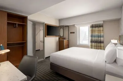 Hampton Inn Long Island City NY Hotels near Graham Square