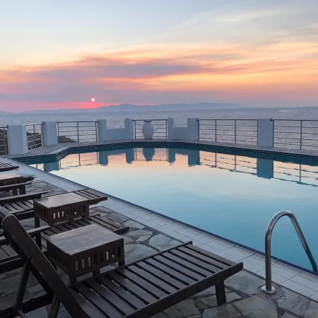 SeaRock Rooms and Suites
