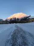 Mountain views from brand new property in quiet neighborhood!!! - Wifi