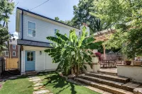 Village View- walkable to NC State & Cameron Village -Pet Friendly - Condos