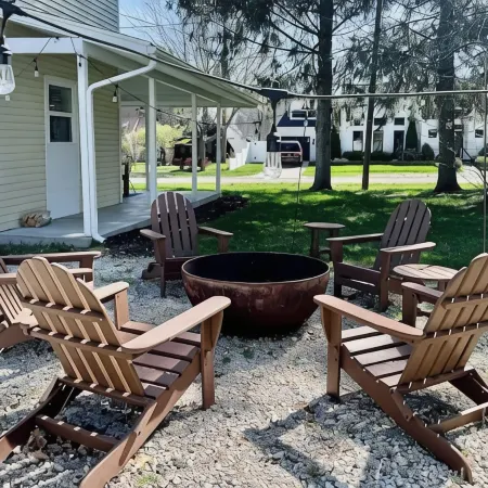 Spacious Farmhouse in Douglas; Walk to Downtown, Waterfront & Saugatuck!