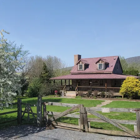 Countryside Cabin with Mountain Views near Surreybrooke Gardens