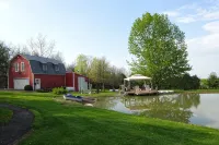 Rest and relax- great view of Hemlock hills and surrounding area. - Homestays